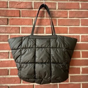 VeeCollective Berlin Large Quilted Nylon Porter Basque Matt Black Tote Bag NWOT.